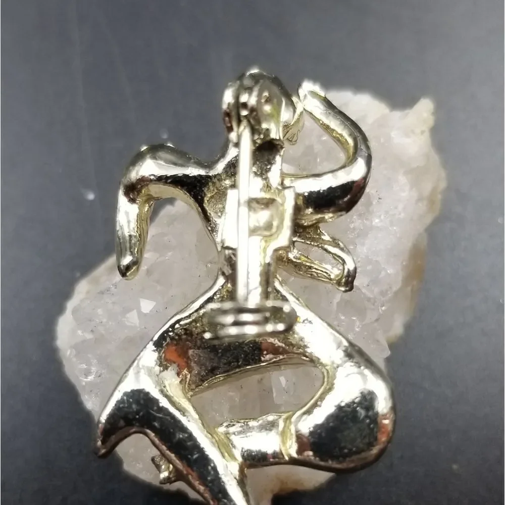 Vintage dancing man brooch. BR113 - Picture 2 of 2